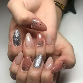 ネイル アトリエハーロウ sakuraのネイルデザイン