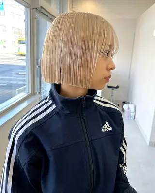 ショート カラー mir MIYUのヘアスタイル