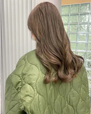 ロング qpulaあいみ 透明感カラーのヘアスタイル