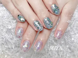 ネイル 🦋 Queenieのネイルデザイン