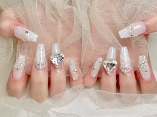 ネイル 🦋 Queenieのネイルデザイン