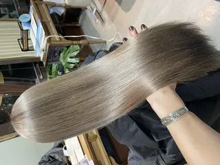 ロング カラー ハイトーン得意😍 Lumiereのヘアスタイル