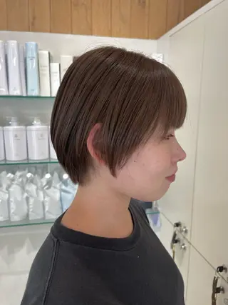 ショート あらいしほ /ピンクカラーのヘアスタイル