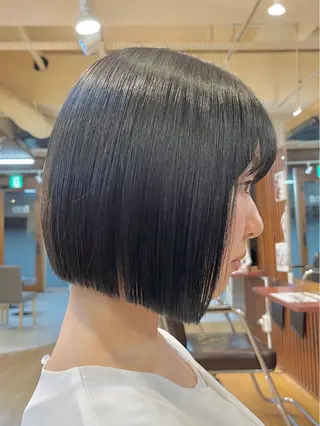ショート カラー SHIN🌿柏美容師 レイヤーボブカラーのヘアスタイル
