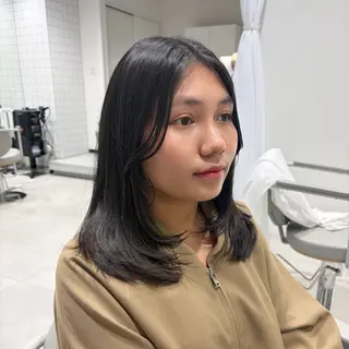 ミディアム レイヤー♡ 石川優奈のヘアスタイル