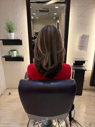 ミディアム 青山 光のヘアスタイル