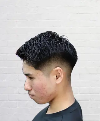 ショート パーマ メンズ 馬上 拓海のヘアスタイル