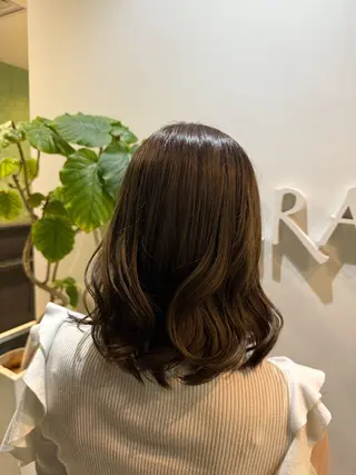 カラー NEIRO/ベージュ /グレージュのヘアスタイル