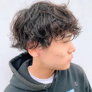 ショート パーマ メンズ 中川 竜誠のヘアスタイル