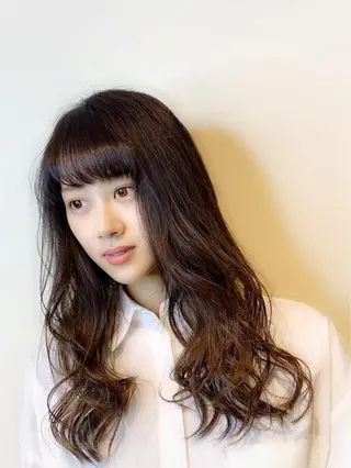 ロング カラー 秋田 亜由美のヘアスタイル