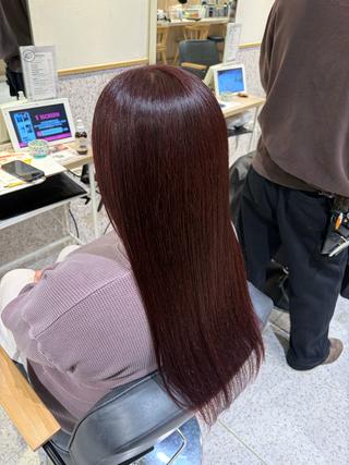 ロング 艶カラー／ハイトーン ミサキのヘアスタイル