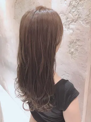 セミロング 代表山口ひな 髪質改善のプロのヘアスタイル