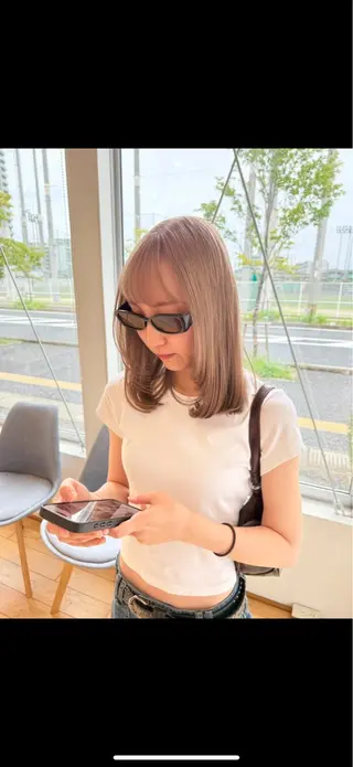 ミディアム カラー 中島 紗來のヘアスタイル