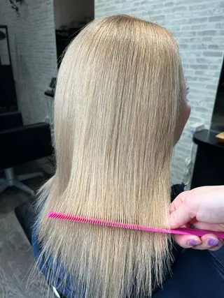 ミディアム Lilly 中谷友里のヘアスタイル