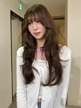 ロング カラー mizuki/ピンク ベージュ.レイヤーのヘアスタイル