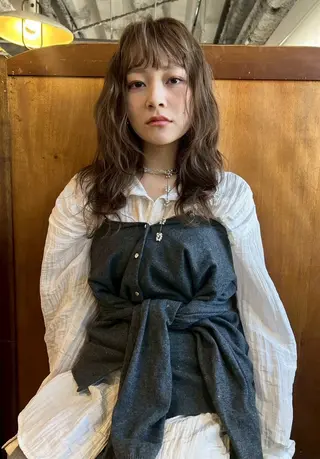 ミディアム カラー パーマ CEINEloq 学芸大学のヘアスタイル