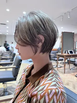 ショート カラー 木元 瑛✂︎ボブのヘアスタイル