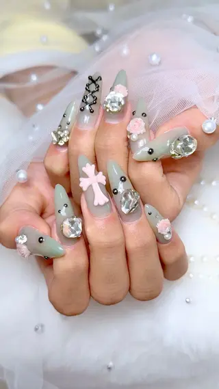 ネイル Crystal Nailのネイルデザイン