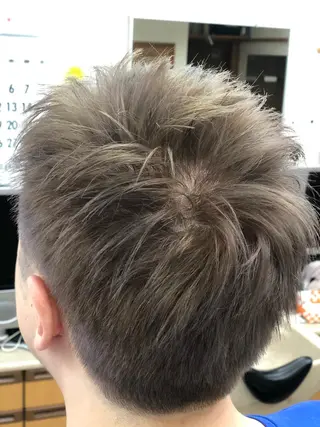 カラー メンズ 石塚 浩のヘアスタイル