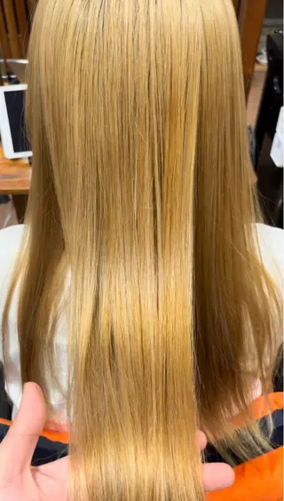 ロング カラー 薬師寺 優のヘアスタイル