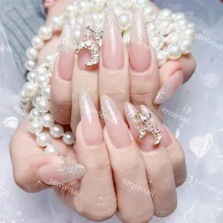 ネイル Queening 🦋のネイルデザイン