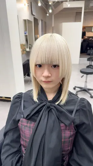 ショート カラー ✨錦糸町ブリーチ/ ホワイトカラー皇気✨のヘアスタイル