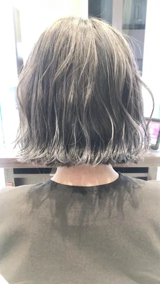 カラー 絹川 琴美のヘアスタイル