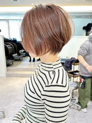 ショート 山嵜 菜織のヘアスタイル