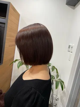 カラー ミルクティー× グレージュMOMOのヘアスタイル