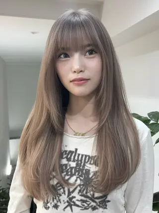 ロング カラー 失敗しないハイトーン ミルクティーベージュのヘアスタイル