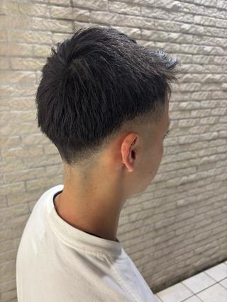 ショート メンズ 【メンズ特化】セン ターパート/保坂太一のヘアスタイル