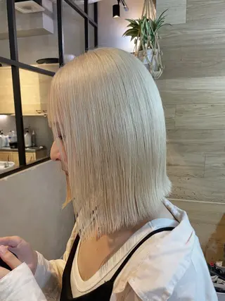 ミディアム EIGHT サイショ ミズキのヘアスタイル