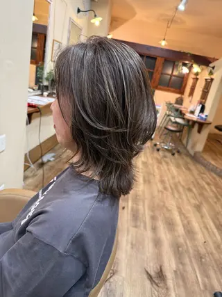 ミディアム 鈴木 未歩のヘアスタイル