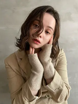 ミディアム カラー 大人girly🛋️ 🤍yukakoのヘアスタイル