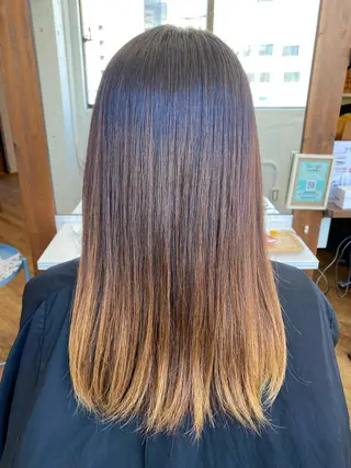 ミディアム MINAKO .のヘアスタイル