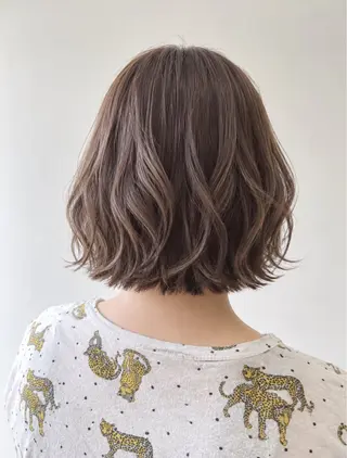 ミディアム 安田 里奈のヘアスタイル