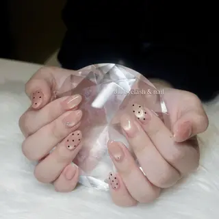 ネイル ami 𝜗𝜚˚⋆のネイルデザイン