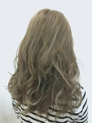 カラー セミロング ワンホンレイヤー エクステづまのヘアスタイル