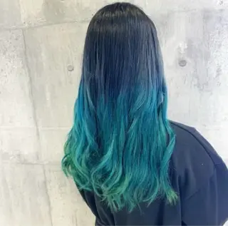 セミロング カラー エクステ×ブリーチ 😈ちあき😈のヘアスタイル