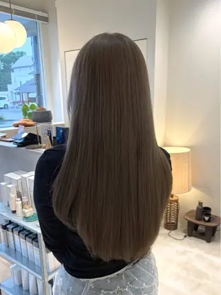 ロング カラー 周東 芽依のヘアスタイル