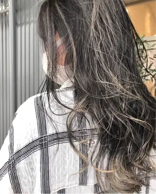カラー 齋藤 佳以のヘアスタイル