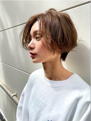 ショート 🐄牛山/レイヤー/ 髪質改善/ハイトーンのヘアスタイル