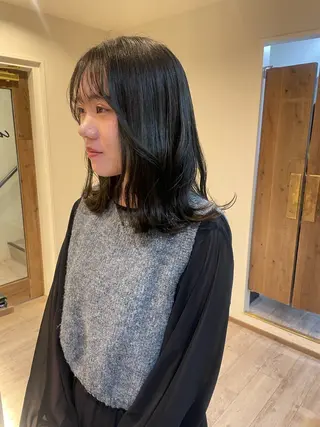 ミディアム カラー 渋谷 留菜のヘアスタイル
