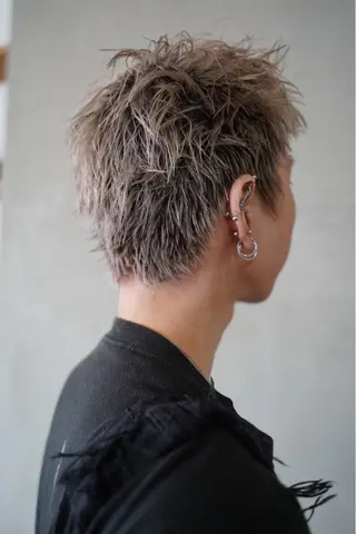 ショート カラー メンズ 石江 奈琉のヘアスタイル