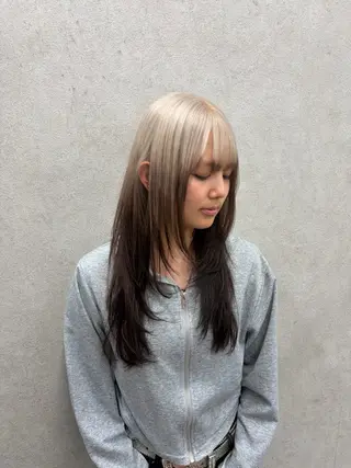 ロング カラー みのりハイトーン デザインカラーのヘアスタイル