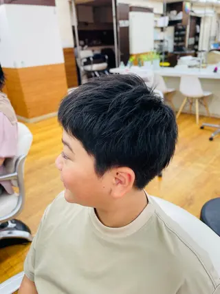 ショート メンズ キッズ ふくおか なな Toiro 武蔵小杉のヘアスタイル