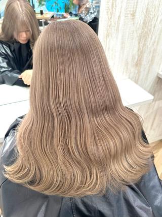 セミロング 💛NOZOMI💛 ハイトーンカラーのヘアスタイル