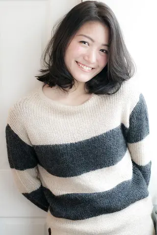 ミディアム EIGHT plum TOKIOリミテッドのヘアスタイル