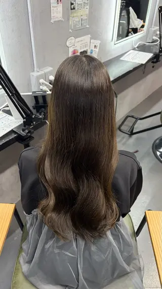 ロング カラー やぶかみ りんのヘアスタイル