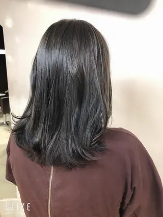 ミディアム カラー 杉野 凜のヘアスタイル